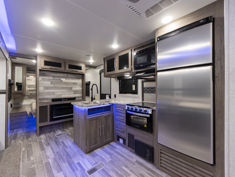 2023 CrossRoads Zinger ZR328SB, $ 34,990