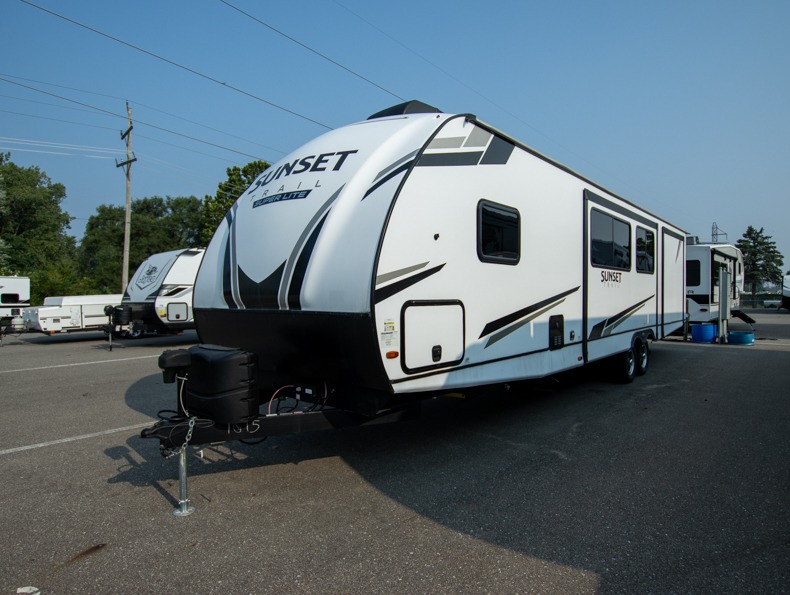 2023 CrossRoads Sunset Trail Super Lite SS331BH, $ 72,370