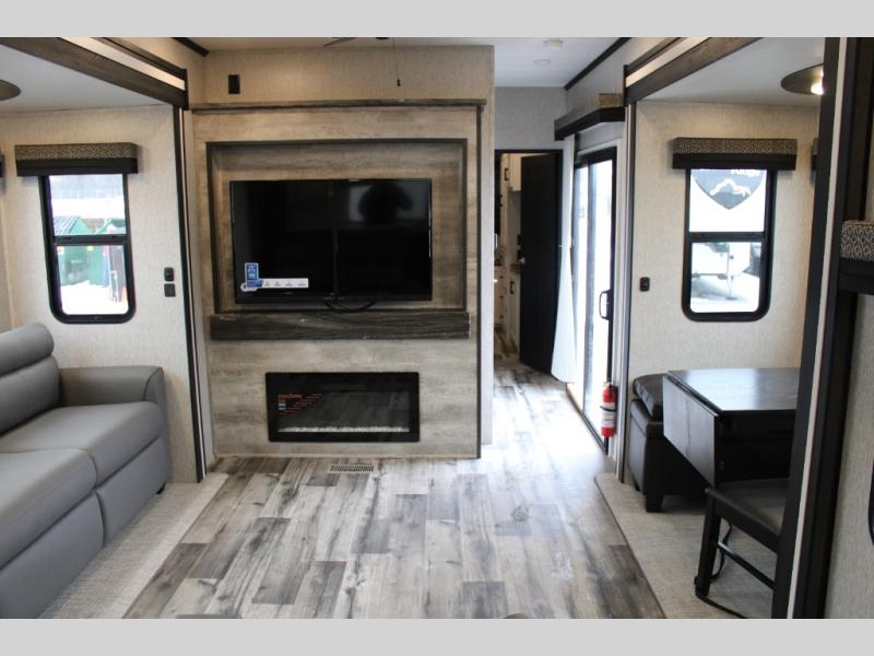 2023 CrossRoads Hampton HP380RKS, $ 95,634