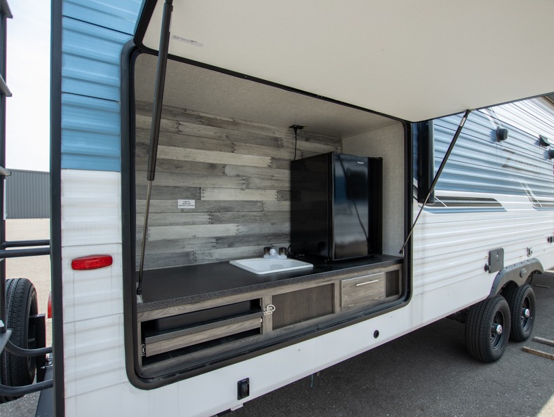 2023 CrossRoads Zinger ZR340BH, $ 37,990