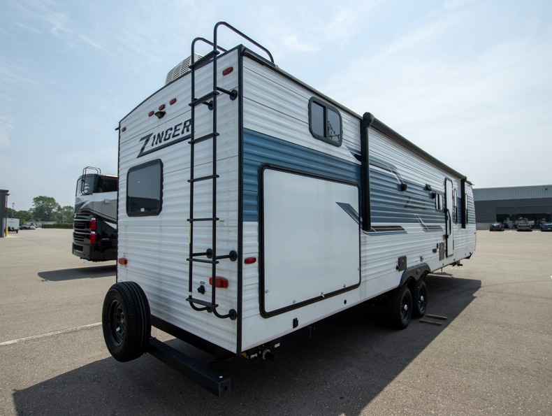 2023 CrossRoads Zinger ZR340BH, $ 37,990
