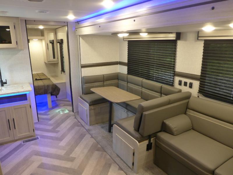 2023 CrossRoads Zinger ZR298FB, $ 48,485