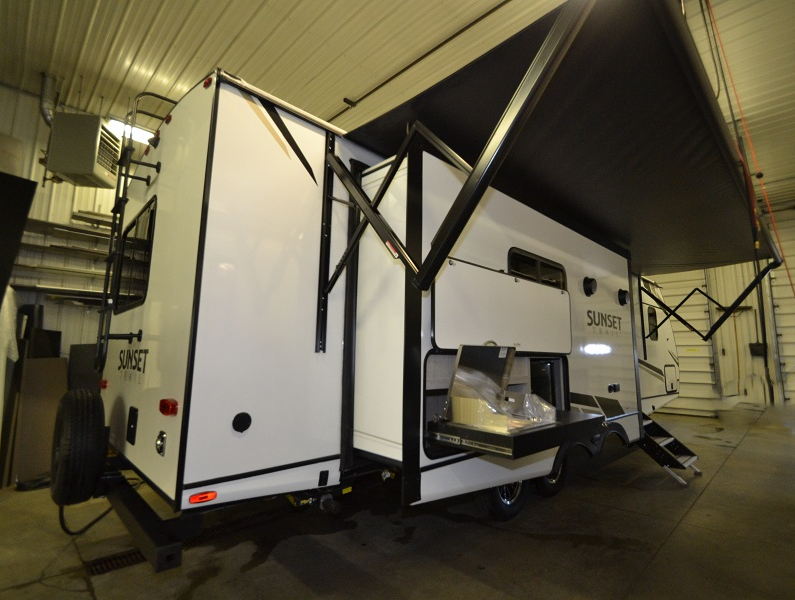 2023 CrossRoads Sunset Trail Super Lite SS285CK, $ 65,770