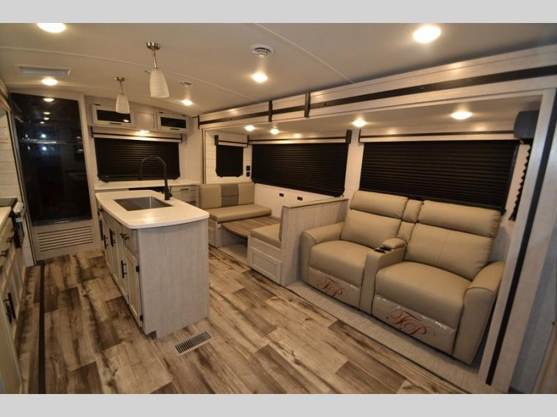 2023 CrossRoads Sunset Trail Super Lite SS285CK, $ 65,770