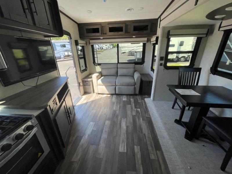 2022 CrossRoads Cruiser Aire CR24RL, $ 39,990