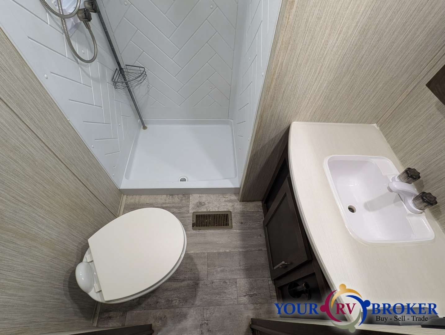 2019 CrossRoads Volante 5th Wheel VL295BH, $ 29,900