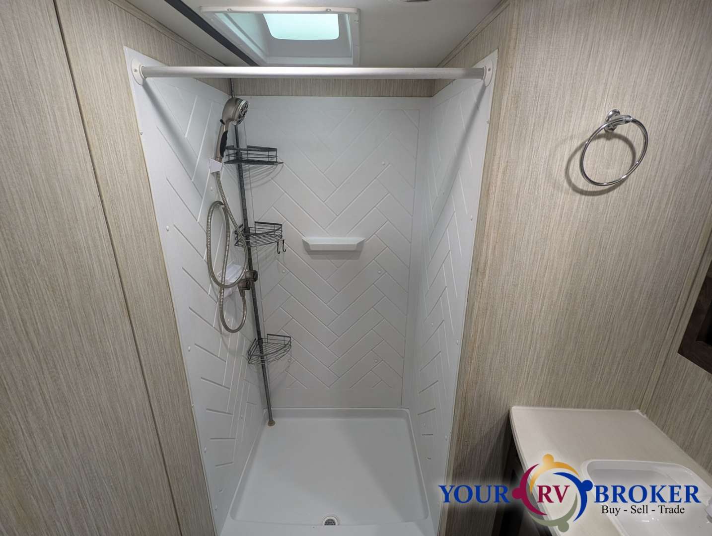 2019 CrossRoads Volante 5th Wheel VL295BH, $ 29,900