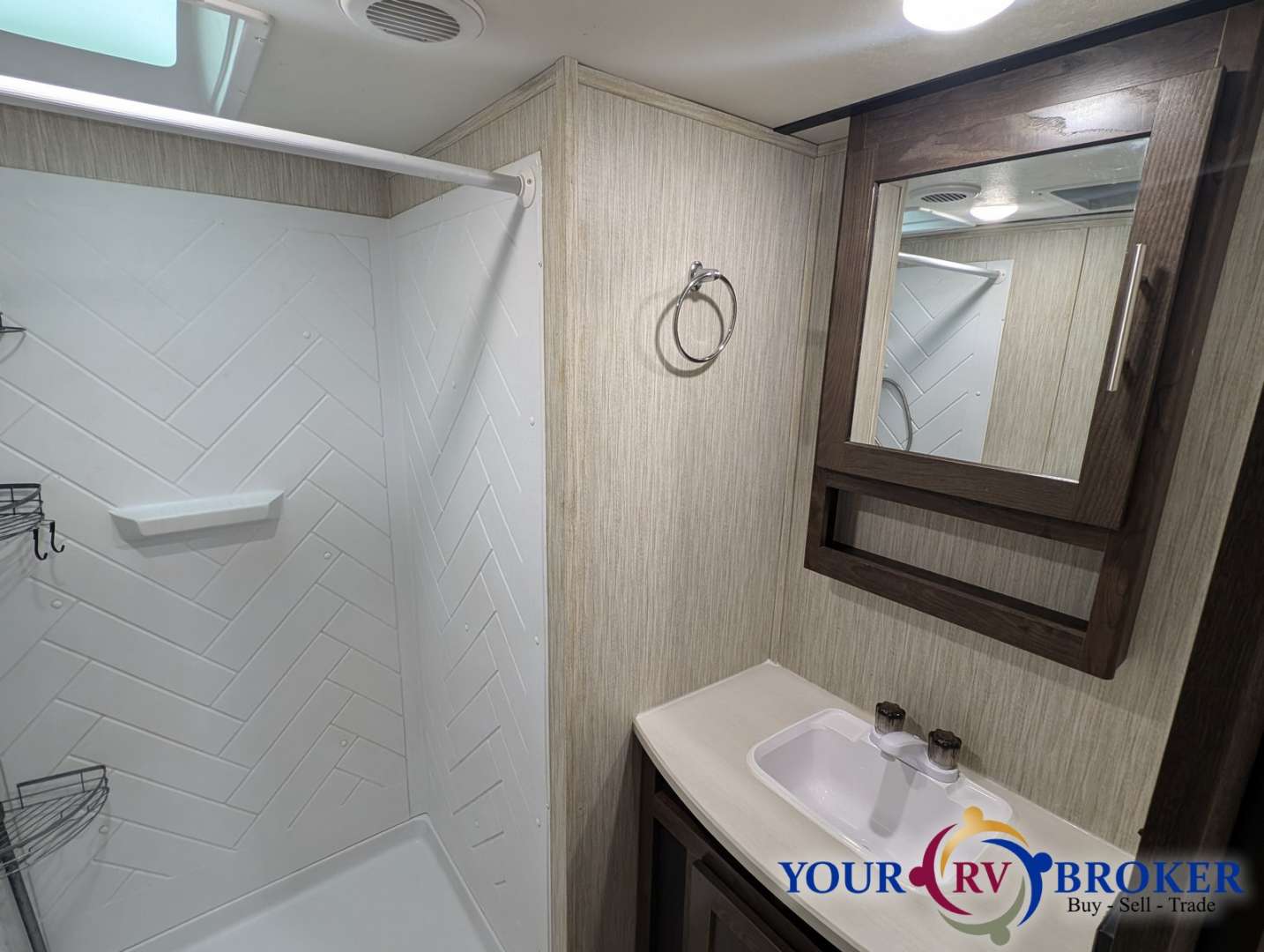2019 CrossRoads Volante 5th Wheel VL295BH, $ 29,900
