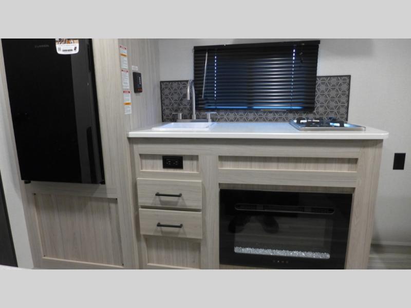 2025 Cruiser RV Avenir XLT 17RB, $ 12,990