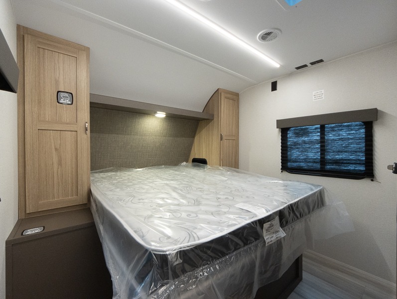 2025 Cruiser RV Avenir A-24RB, $ 24,995