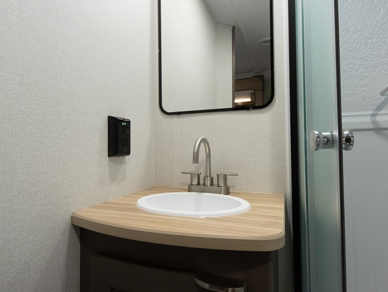 2025 Cruiser RV Avenir A-24RB, $ 24,995