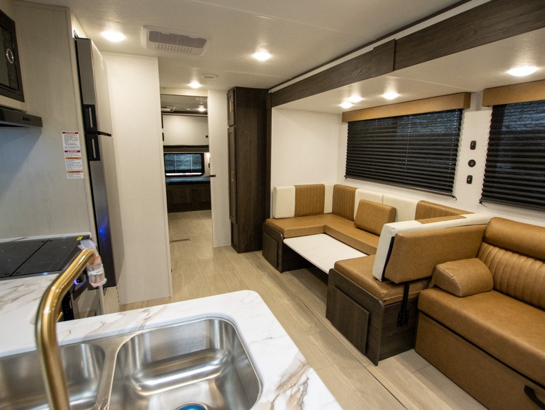 2026 CrossRoads Zinger ZR328SB, $ 32,999