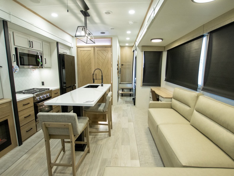 2026 Forest River Sandpiper 3900HBLR, $ 75,999