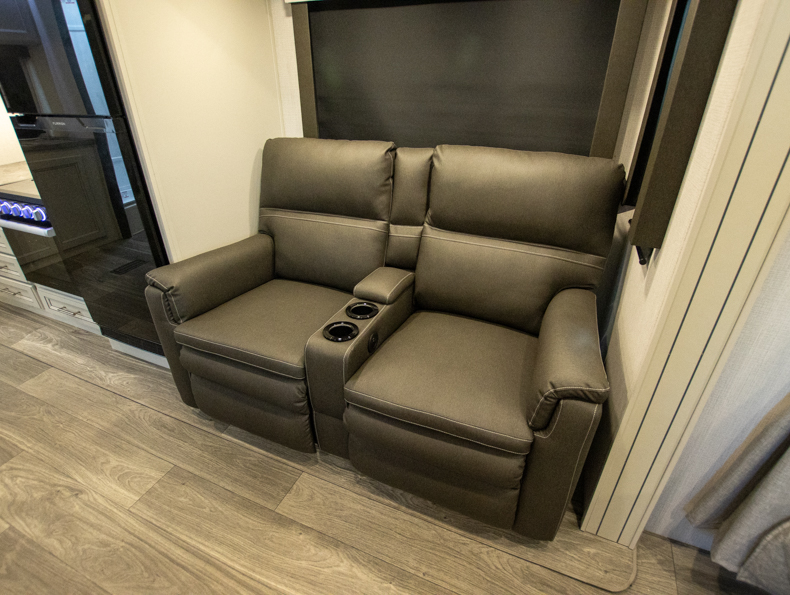 2024 Keystone Cougar Half-Ton (Travel Trailer - Ea, $ 32,995