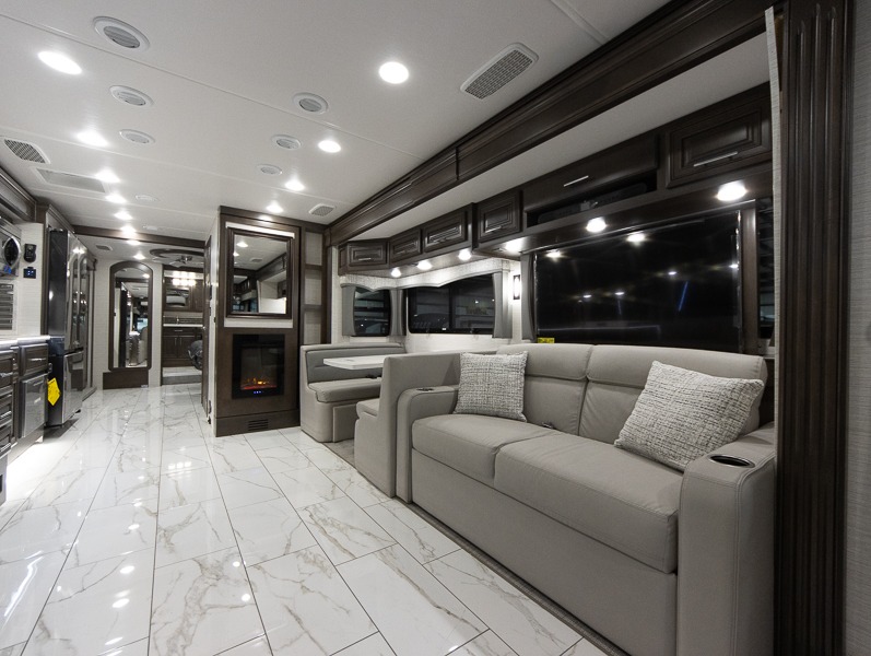 2025 Forest River Berkshire XL 40H, $ 319,997