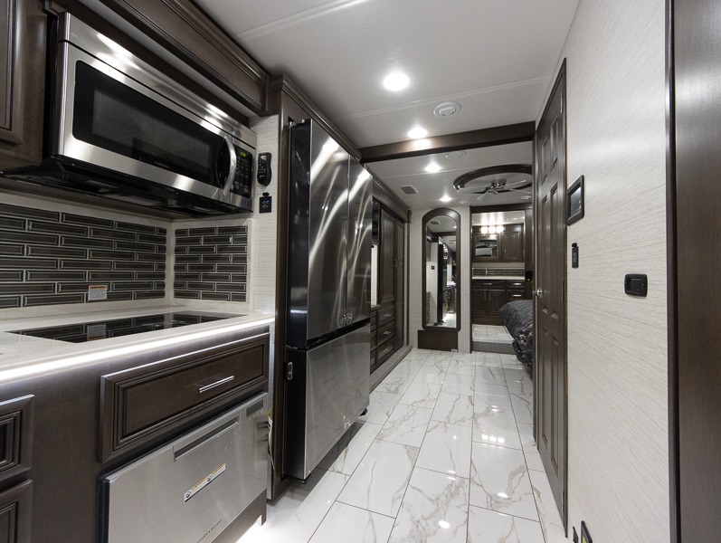 2025 Forest River Berkshire XL 40H, $ 319,997
