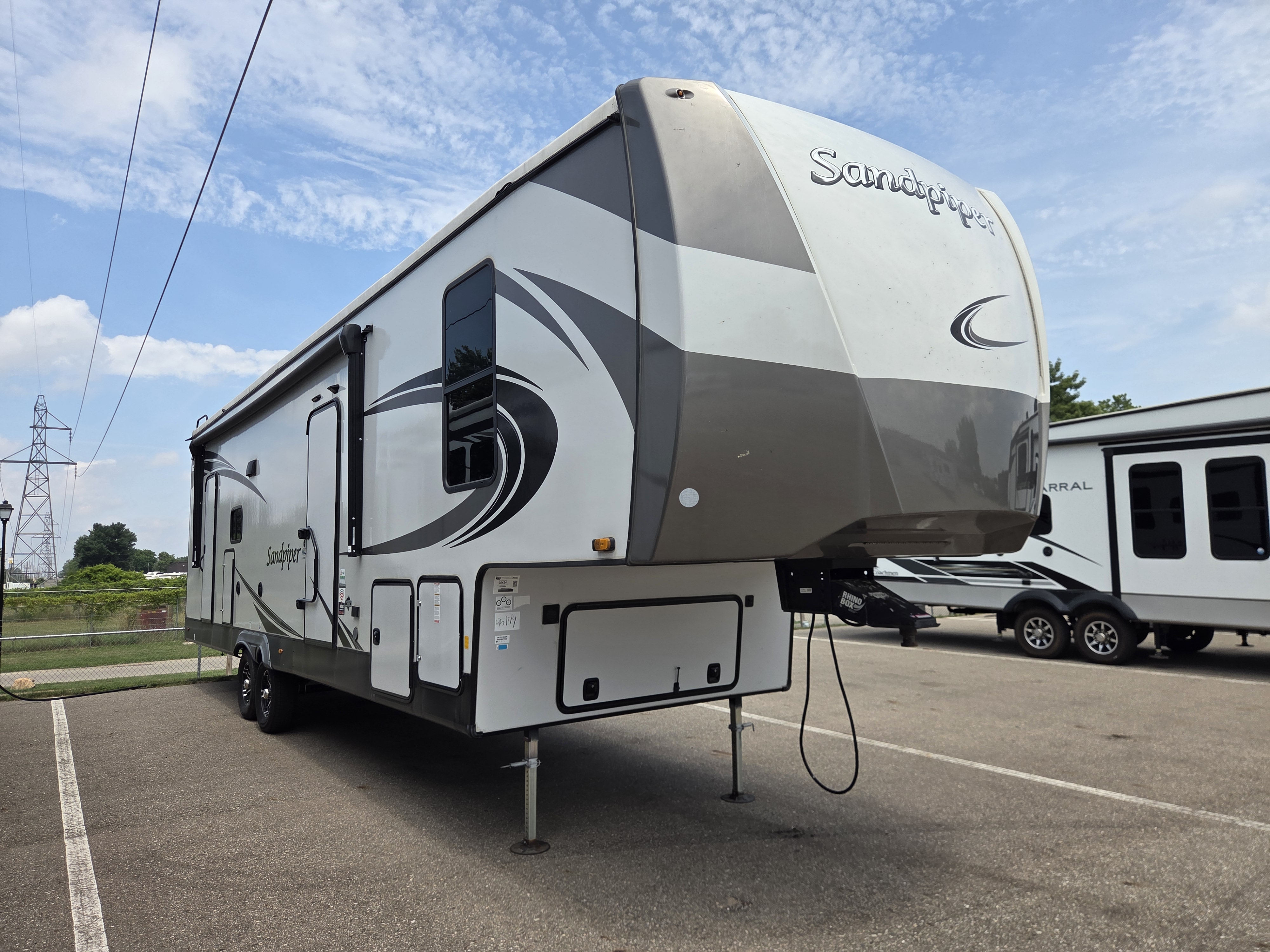 2022 Forest River Sandpiper 3330BH, $ 54,995