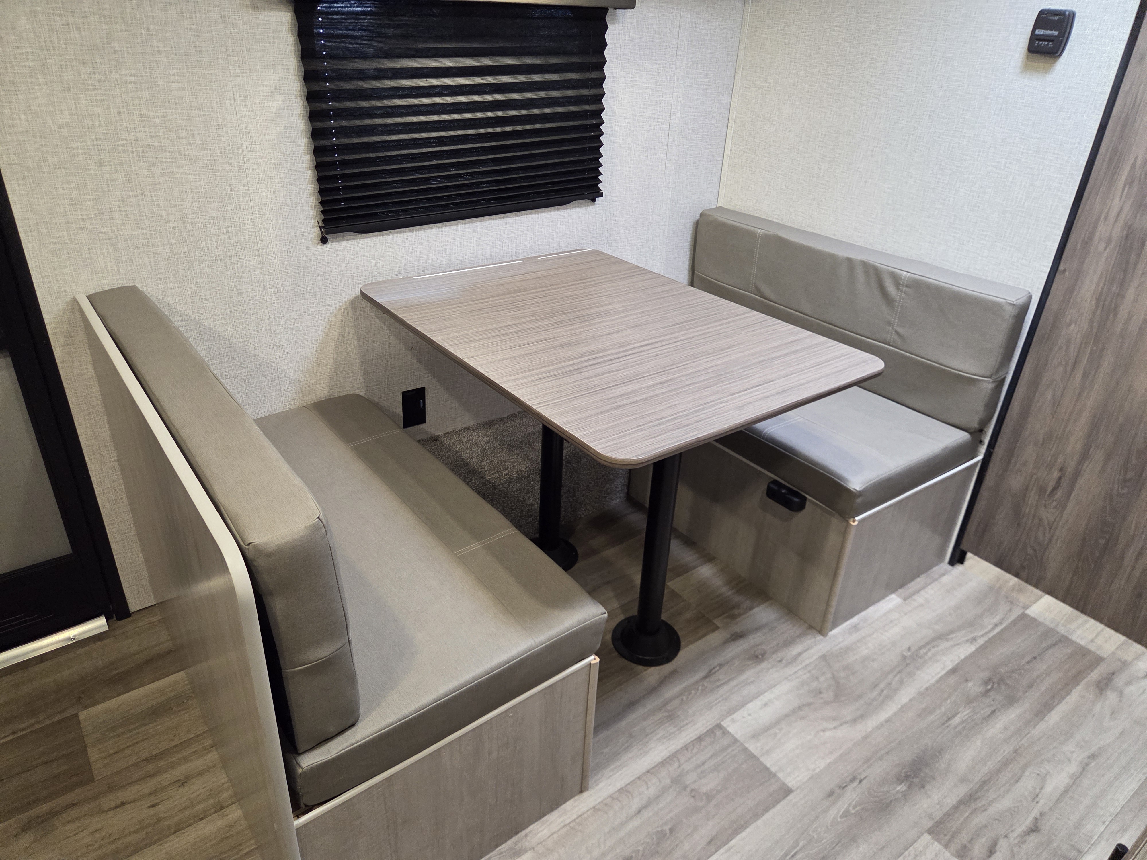 2025 CrossRoads Zinger Lite ZR18RB, $ 12,995
