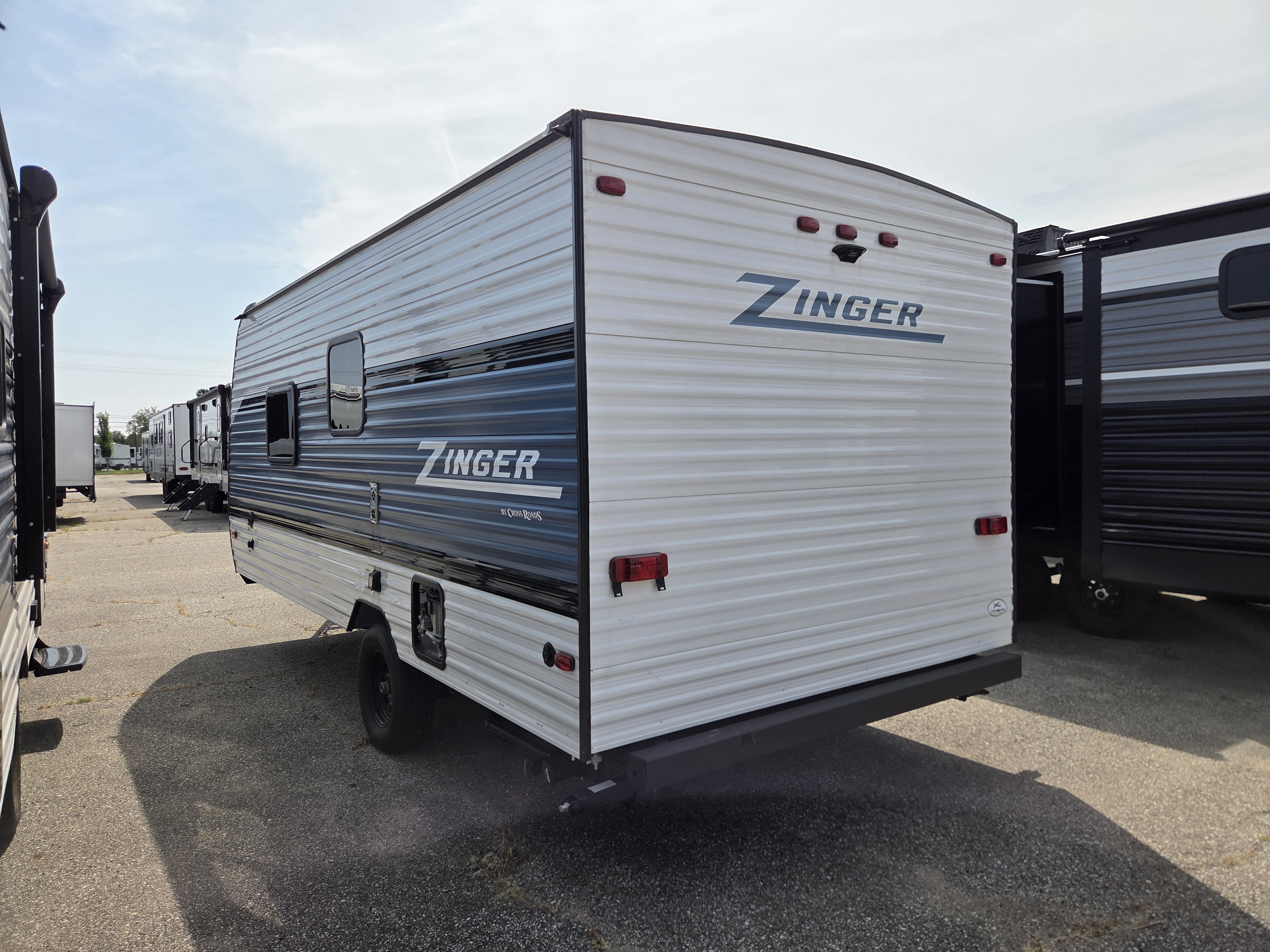 2025 CrossRoads Zinger Lite ZR18RB, $ 12,995