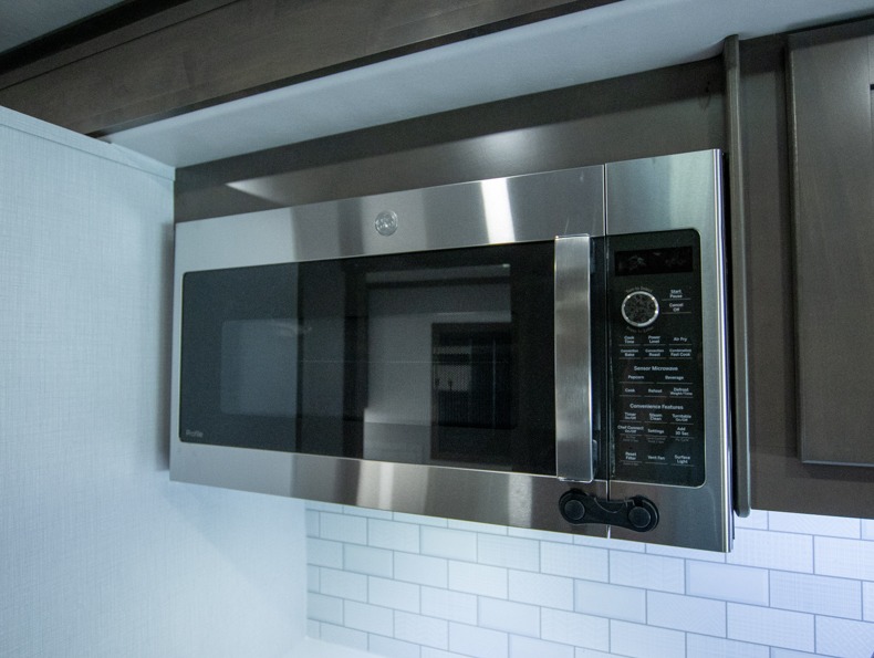 2026 Dynamax Europa 32KD, $ 275,997
