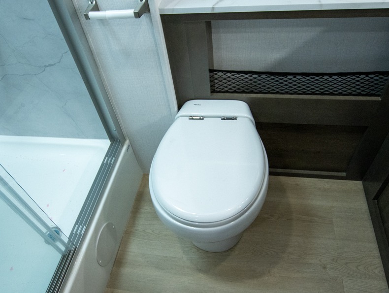 2026 Dynamax Europa 32KD, $ 275,997