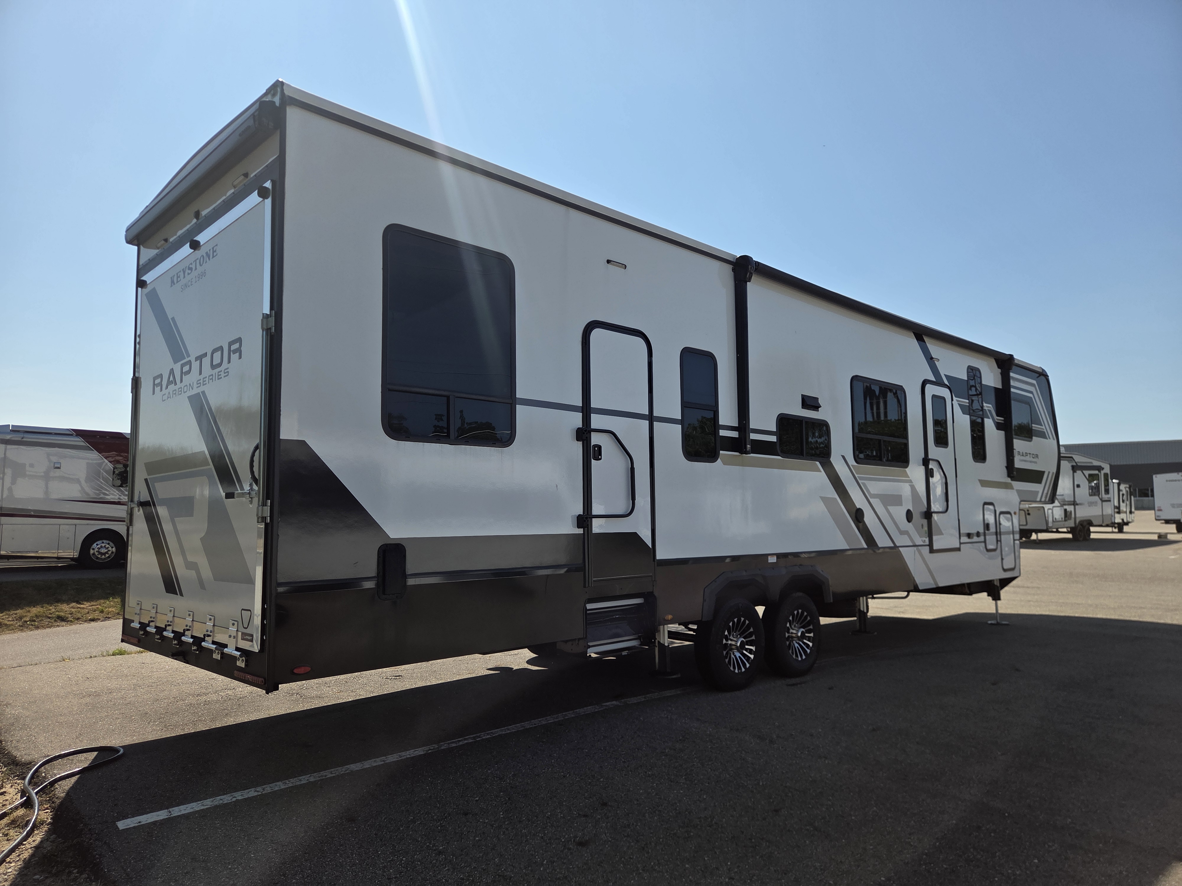 2026 Keystone Carbon 360, $ 79,999