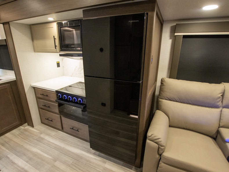 2026 Keystone Cougar Half-Ton (Travel Trailer) 22M, $ 39,990