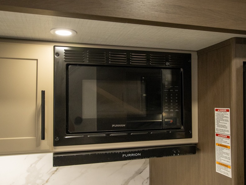 2026 Keystone Cougar Half-Ton (Travel Trailer) 22M, $ 39,990