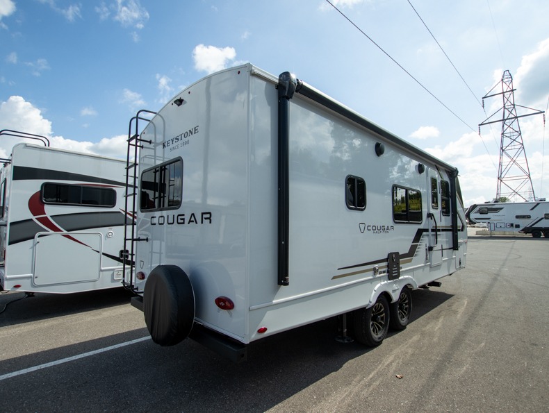 2026 Keystone Cougar Half-Ton (Travel Trailer) 22M, $ 39,990