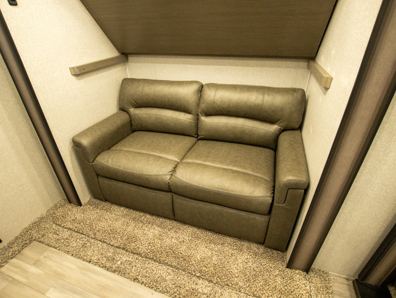 2022 Coachmen Chaparral 373MBRB, $ 68,725