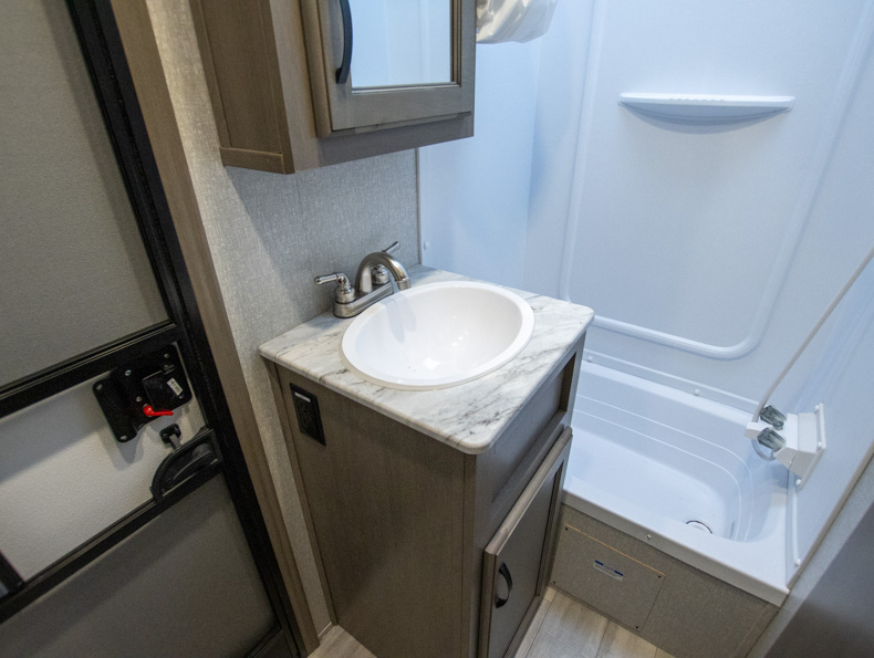 2022 Coachmen Chaparral 373MBRB, $ 68,725