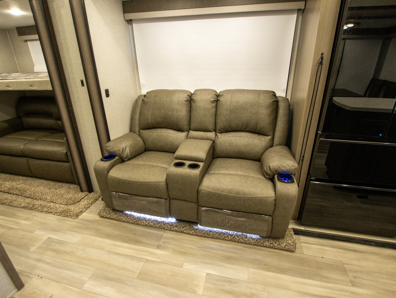 2022 Coachmen Chaparral 373MBRB, $ 68,725