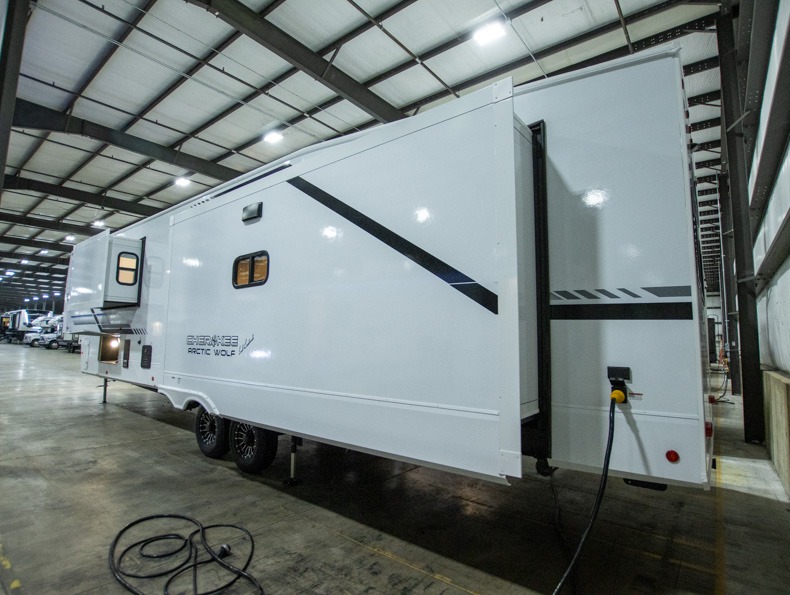 2026 Forest River Cherokee Arctic Wolf 38LEAH.G, $ 69,999