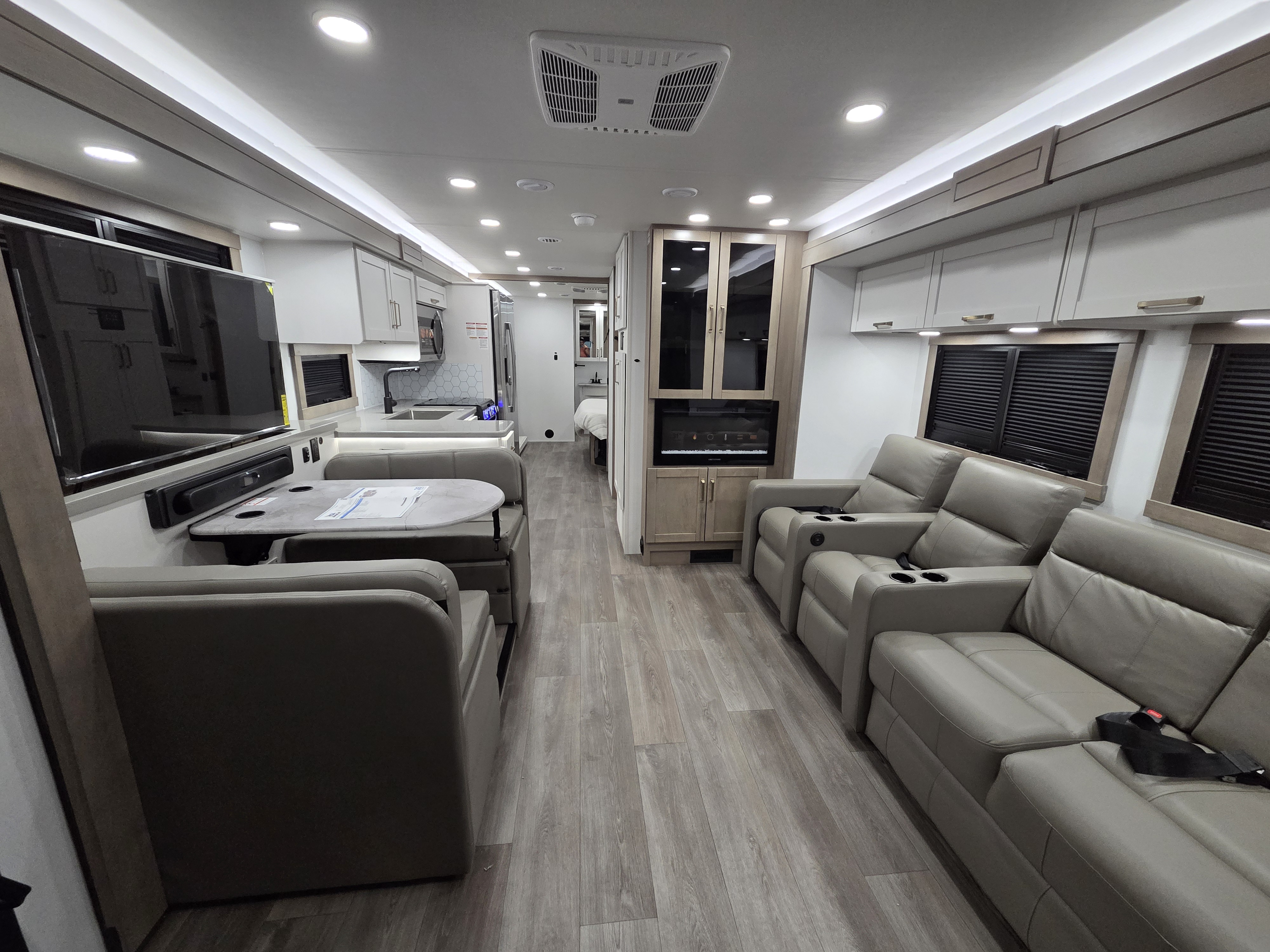 2027 Jayco Precept 36C, $ 189,990