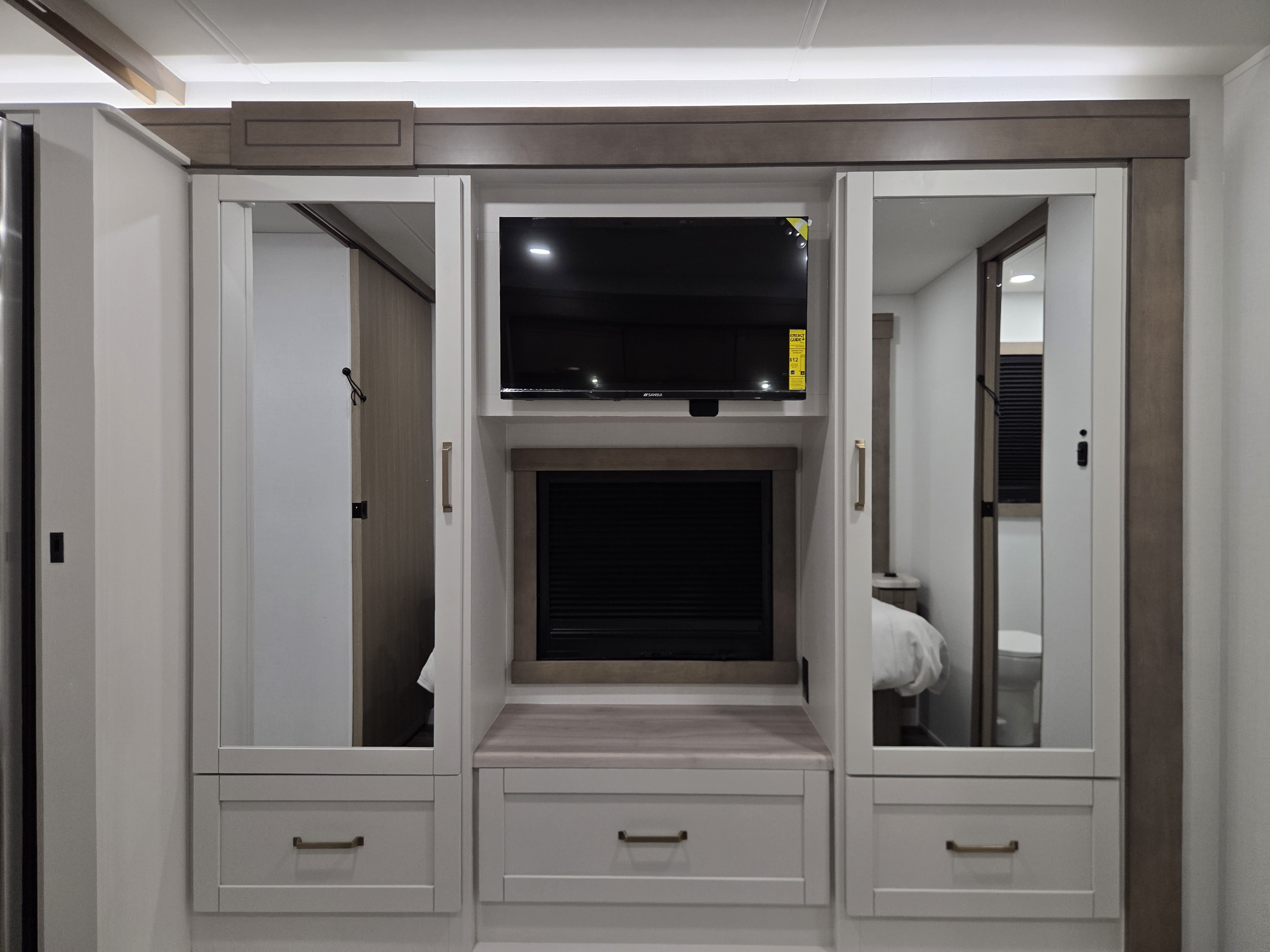 2027 Jayco Precept 36C, $ 189,990