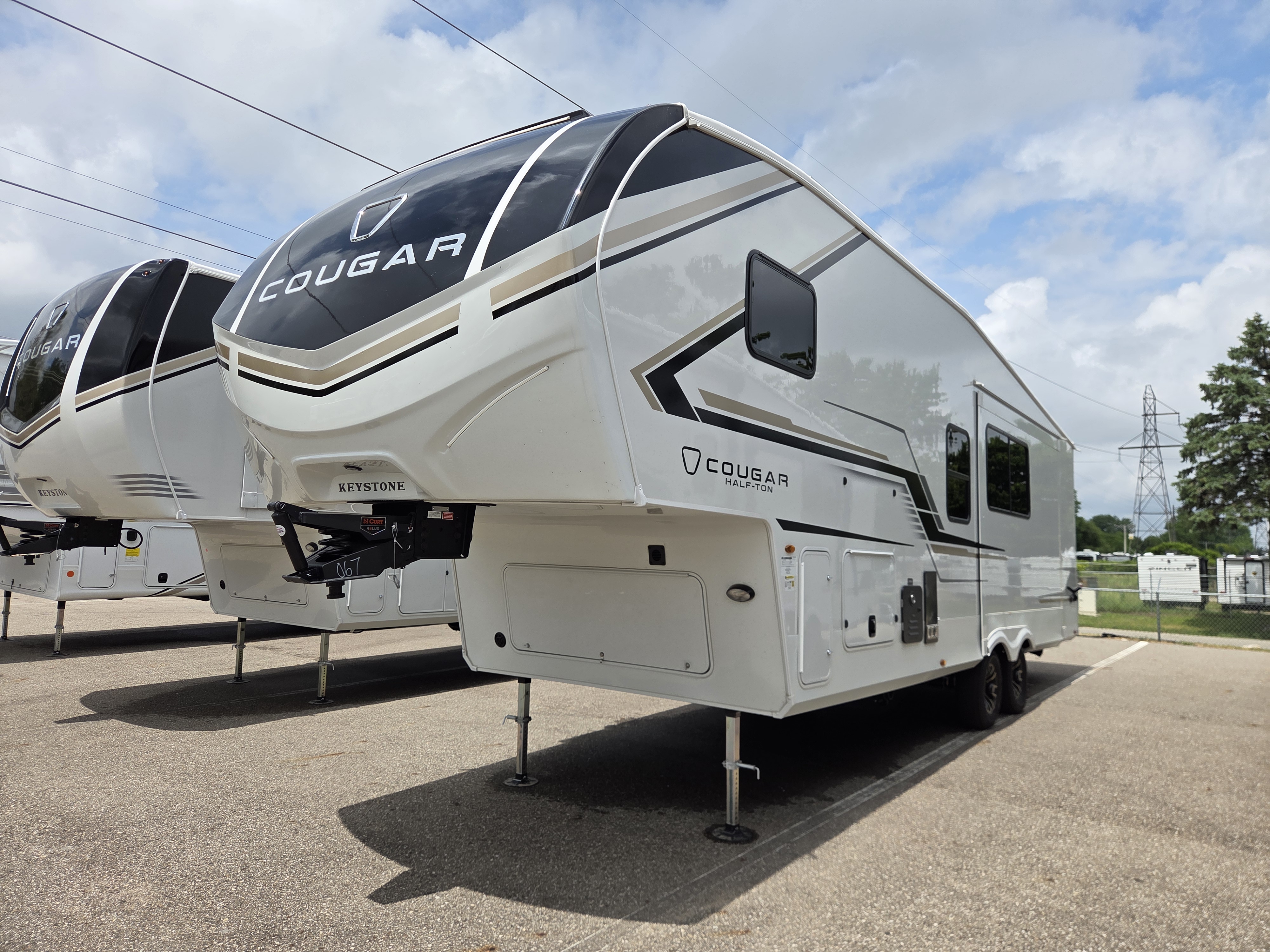 2027 Keystone Cougar Half-Ton (Fifth Wheel) 26RKE, $ 55,990