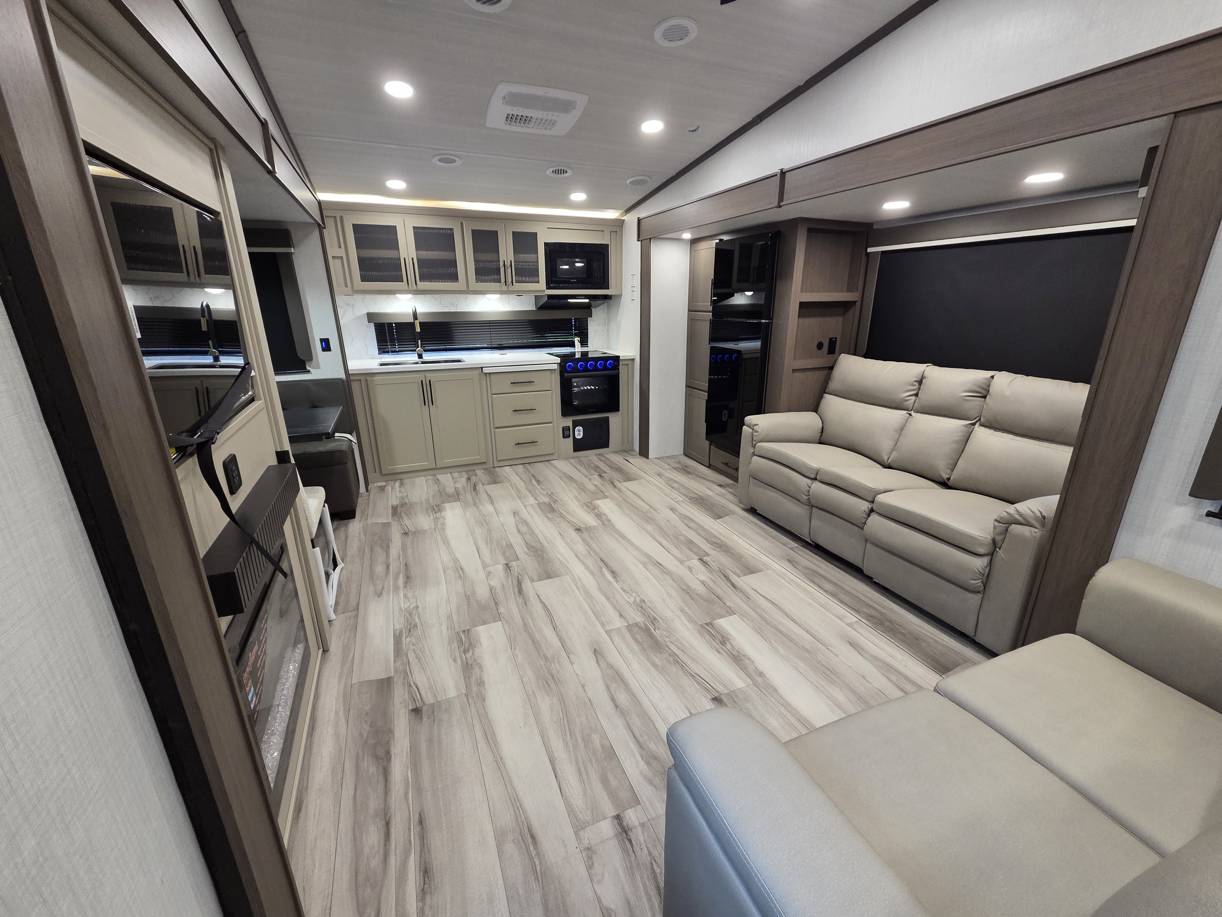 2027 Keystone Cougar Half-Ton (Fifth Wheel) 26RKE, $ 55,990