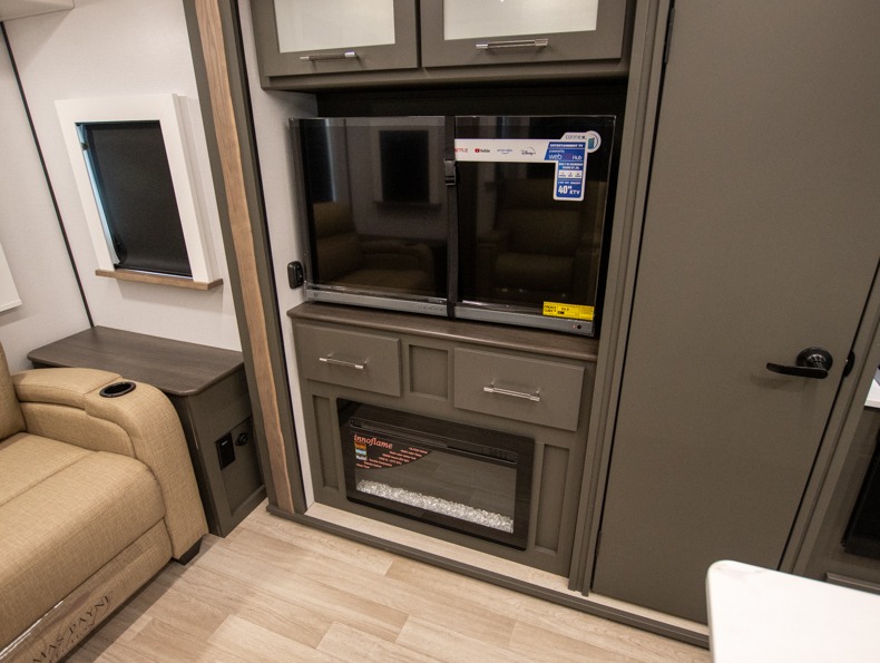 2026 Keystone Bullet Crossfire 287RLS, $ 45,999