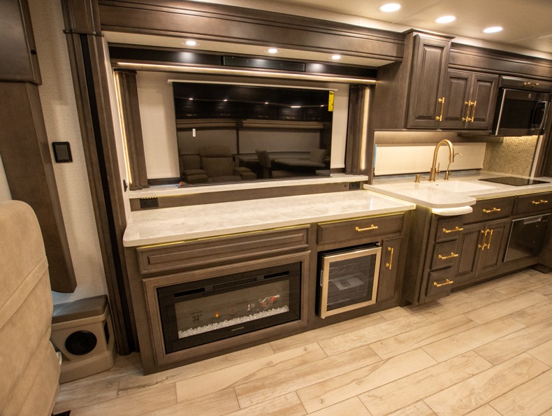 2026 Entegra Coach Cornerstone 45V, $ 679,997