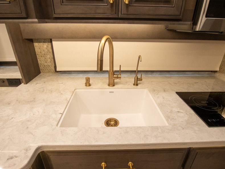 2026 Entegra Coach Cornerstone 45V, $ 679,997