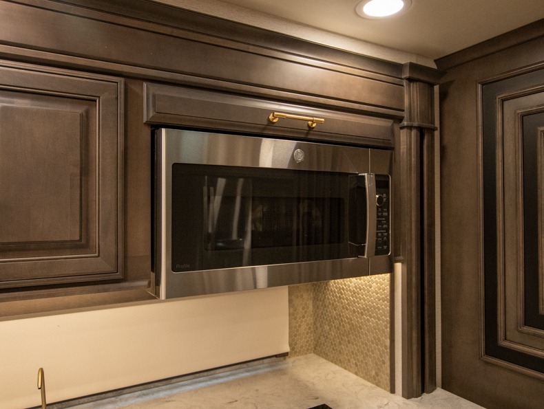 2026 Entegra Coach Cornerstone 45V, $ 679,997