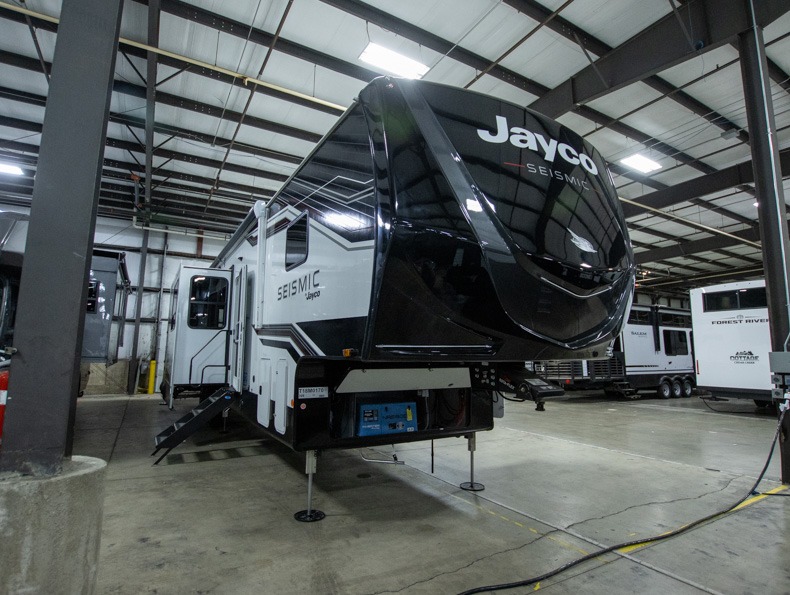 2026 Jayco Seismic 399, $ 109,995