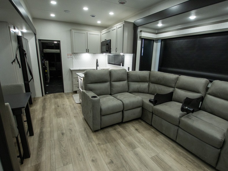 2026 Jayco Seismic 399, $ 109,995