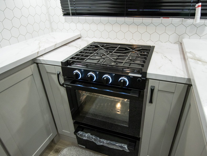 2026 Jayco Seismic 399, $ 109,995