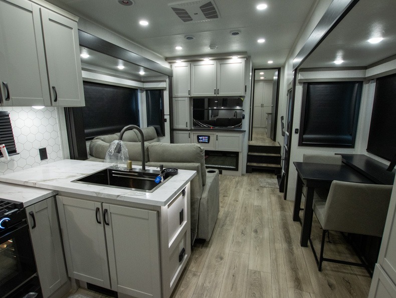 2026 Jayco Seismic 399, $ 109,995