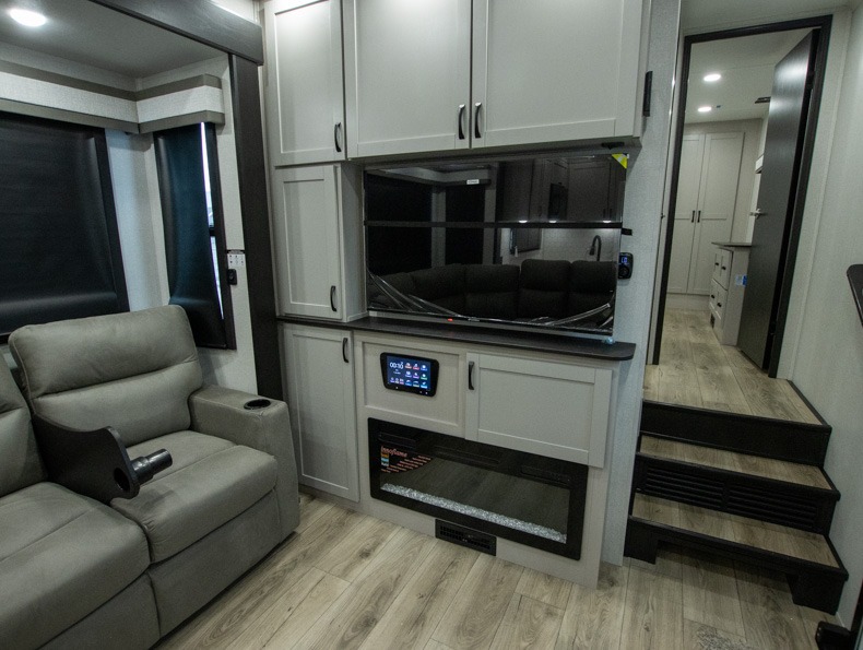 2026 Jayco Seismic 399, $ 109,995