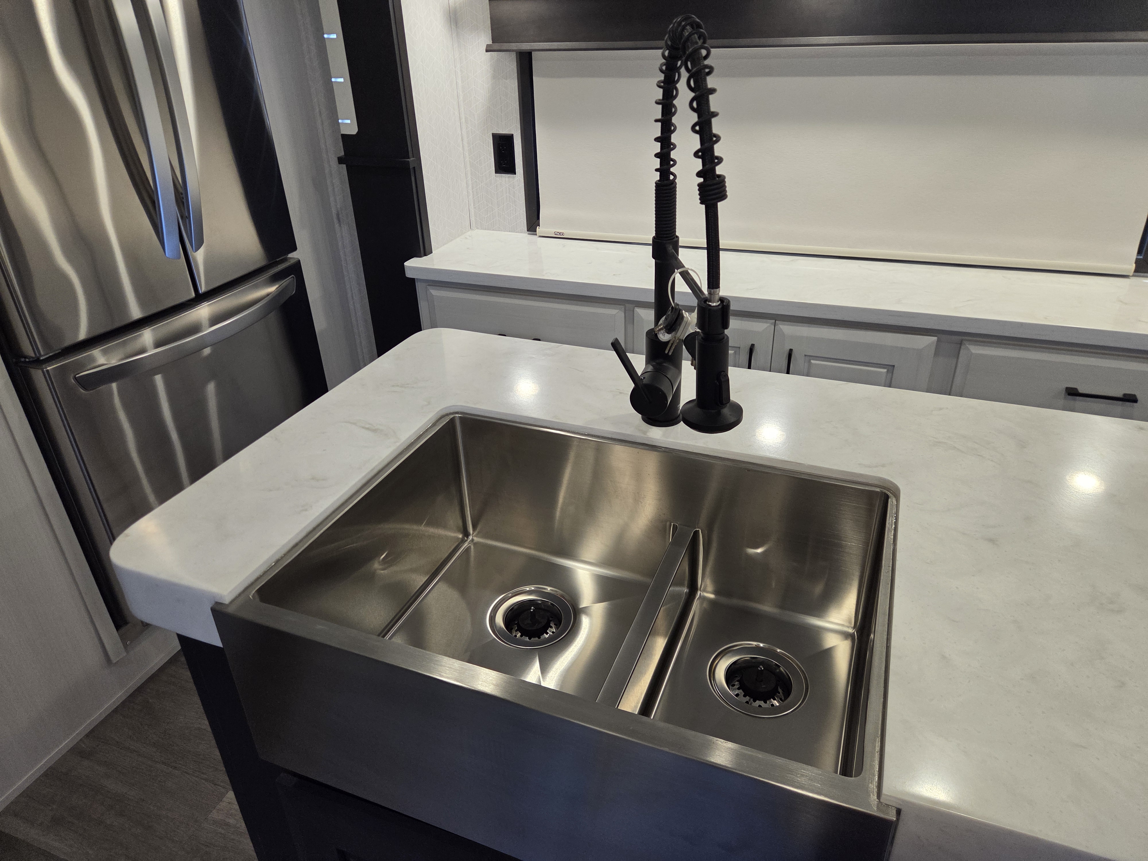 2022 DRV Mobile Suites 41FKMB, $ 134,995