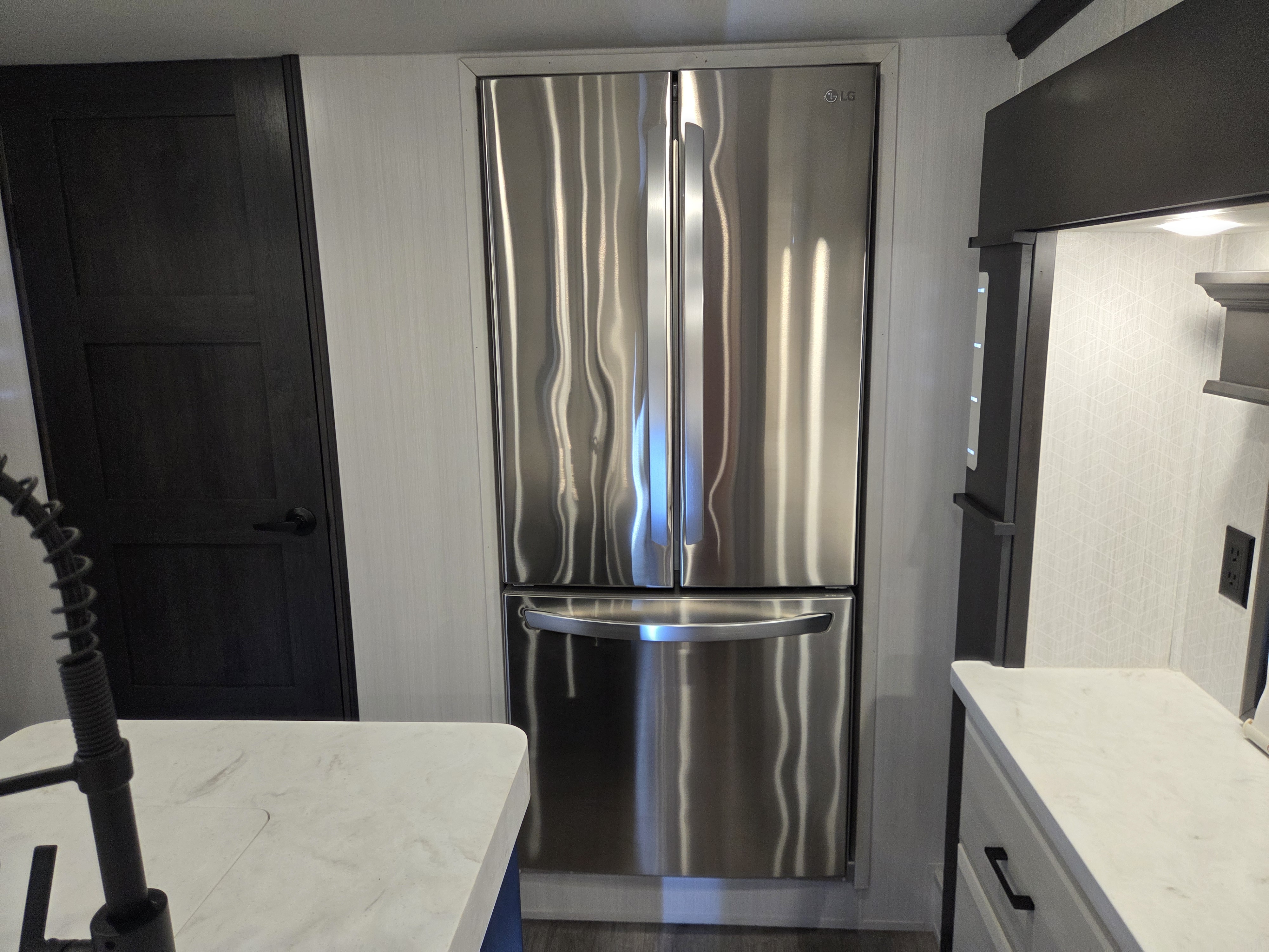 2022 DRV Mobile Suites 41FKMB, $ 134,995