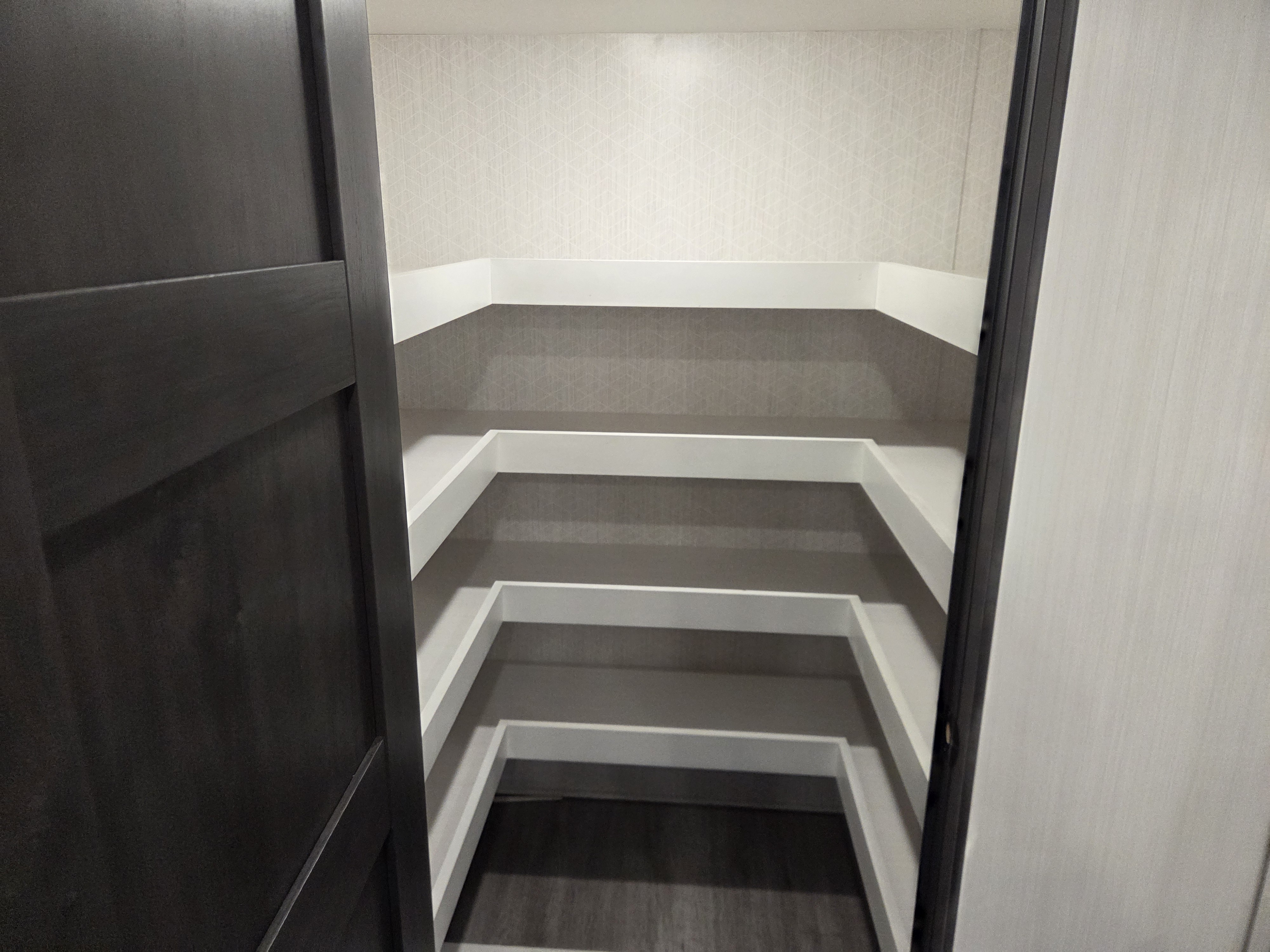 2022 DRV Mobile Suites 41FKMB, $ 134,995