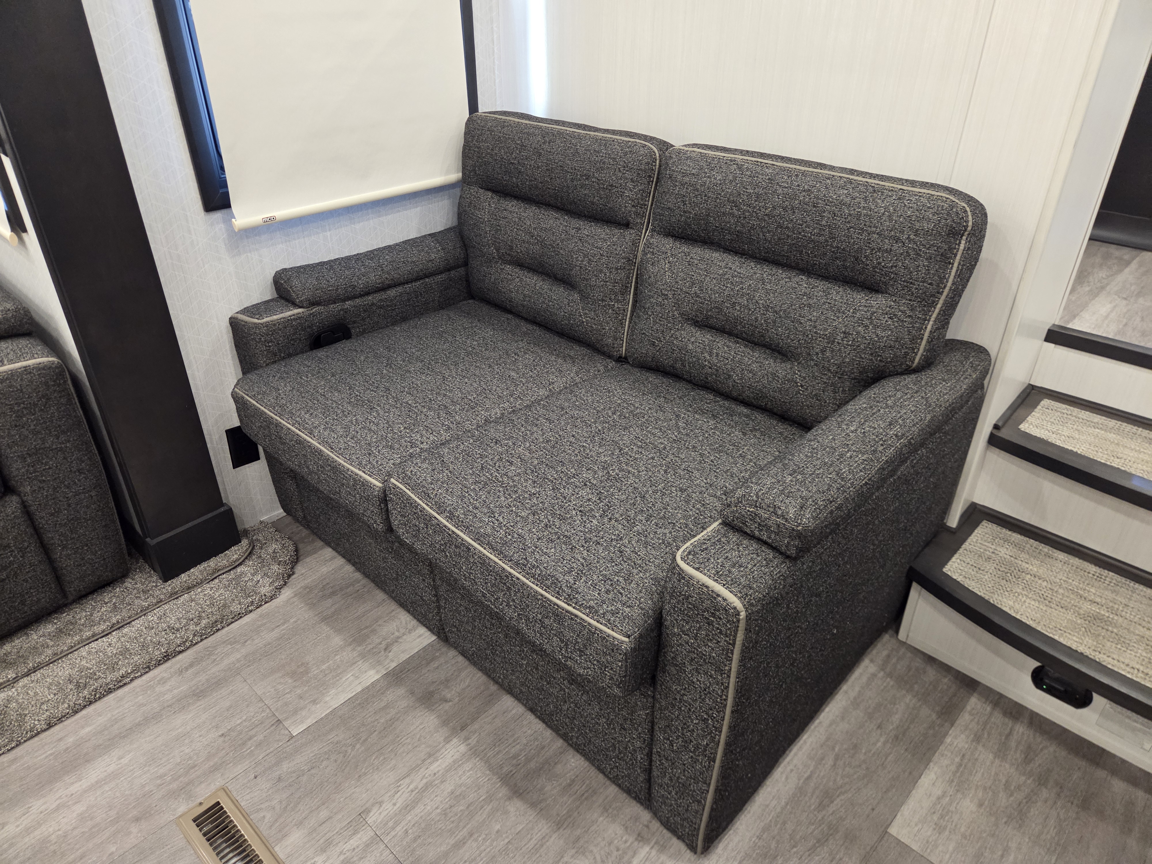 2022 DRV Mobile Suites 41FKMB, $ 134,995